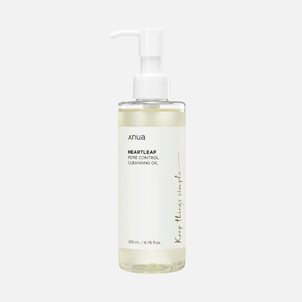 Huile démaquillante Anua Heartleaf Pore Control, 200 ml, flacon transparent avec étiquette verte, produit coréen viral TikTok, skincare coréenne | Anua Heartleaf Pore Control Cleansing Oil, 200 ml, transparent bottle with green label, viral Korean product on TikTok, Korean skincare