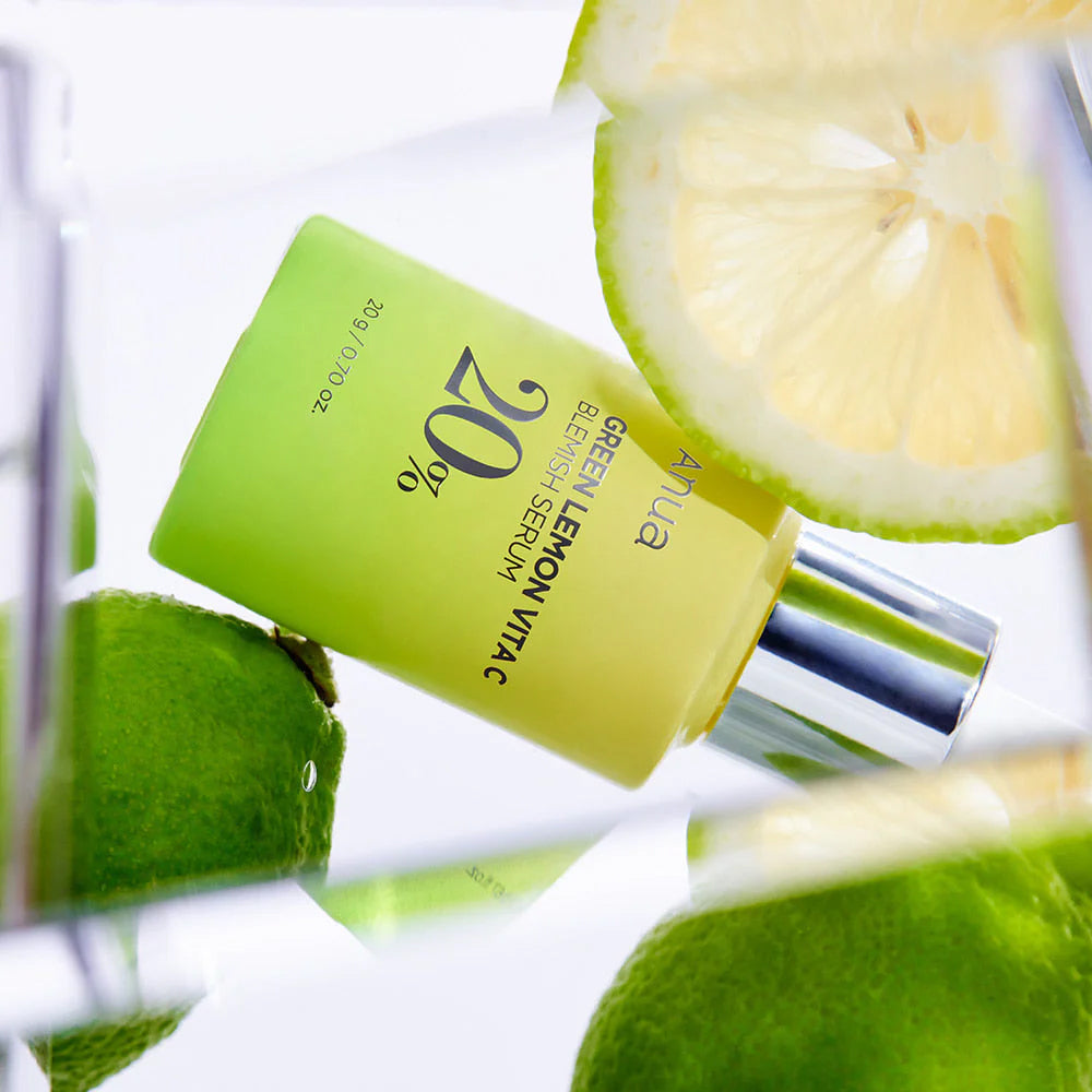 rum Anua Green Lemon Vita C Blemish pour les imperfections, 30 ml, flacon transparent avec étiquette verte, skincare coréenne | Anua Green Lemon Vita C Blemish Serum for Blemishes, 30 ml, transparent bottle with green label, Korean skincare