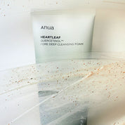 Mousse nettoyante Anua Heartleaf Quercetinol Pore Deep, 150 ml, tube vert avec étiquette blanche, produit coréen viral TikTok, skincare coréenne | Anua Heartleaf Quercetinol Pore Deep Cleansing Foam, 150 ml, green tube with white label, viral Korean product on TikTok, Korean skincare