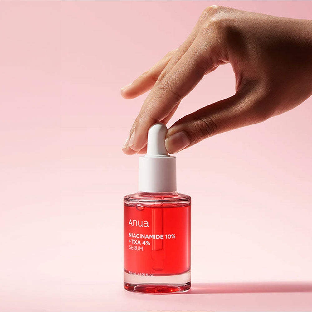 Sérum Anua Niacinamide 10% + TXA 4%, 30 ml, flacon transparent avec étiquette verte, produit coréen viral TikTok, skincare coréenne | Anua Niacinamide 10% + TXA 4% Serum, 30 ml, transparent bottle with green label, viral Korean product on TikTok, Korean skincare