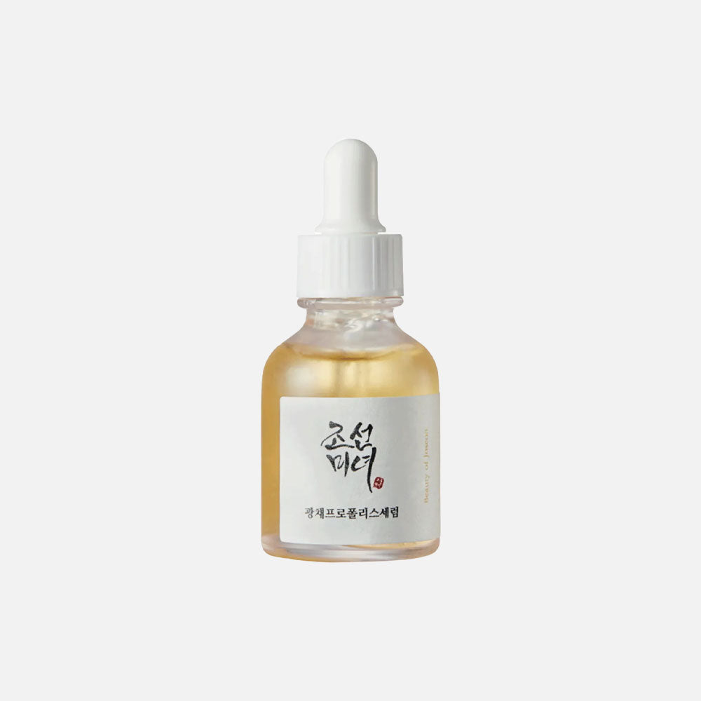 Sérum éclat Beauty of Joseon Glow, Propolis + Niacinamide, 30 ml, flacon en verre avec étiquette dorée, produit coréen viral TikTok, skincare coréenne | Beauty of Joseon Glow Serum, Propolis + Niacinamide, 30 ml, glass bottle with gold label, viral Korean product on TikTok, Korean skincare